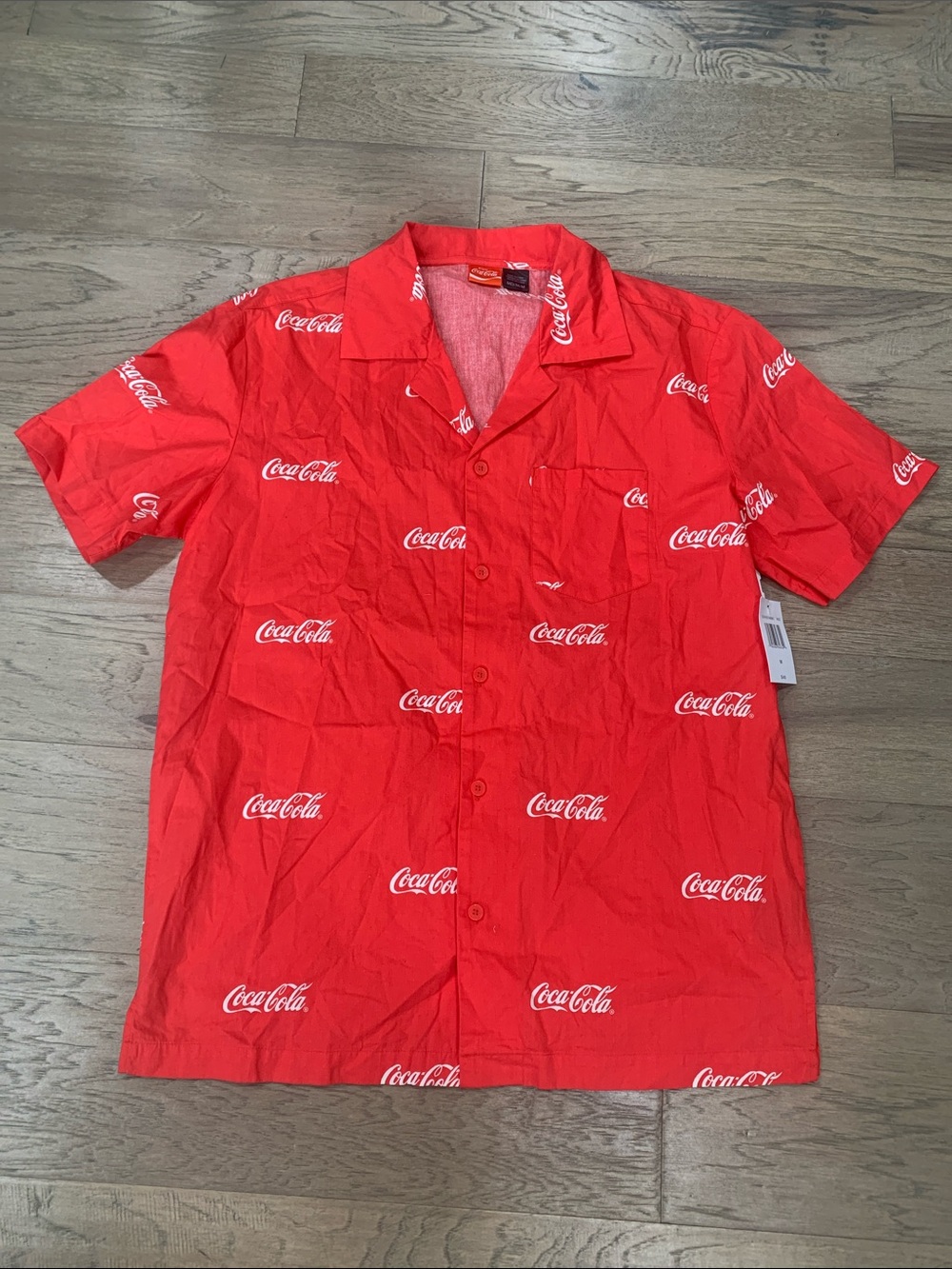 NWT Coca Cola Red Allover Logo Short Sleeve Button-Down Shirt Size Medium